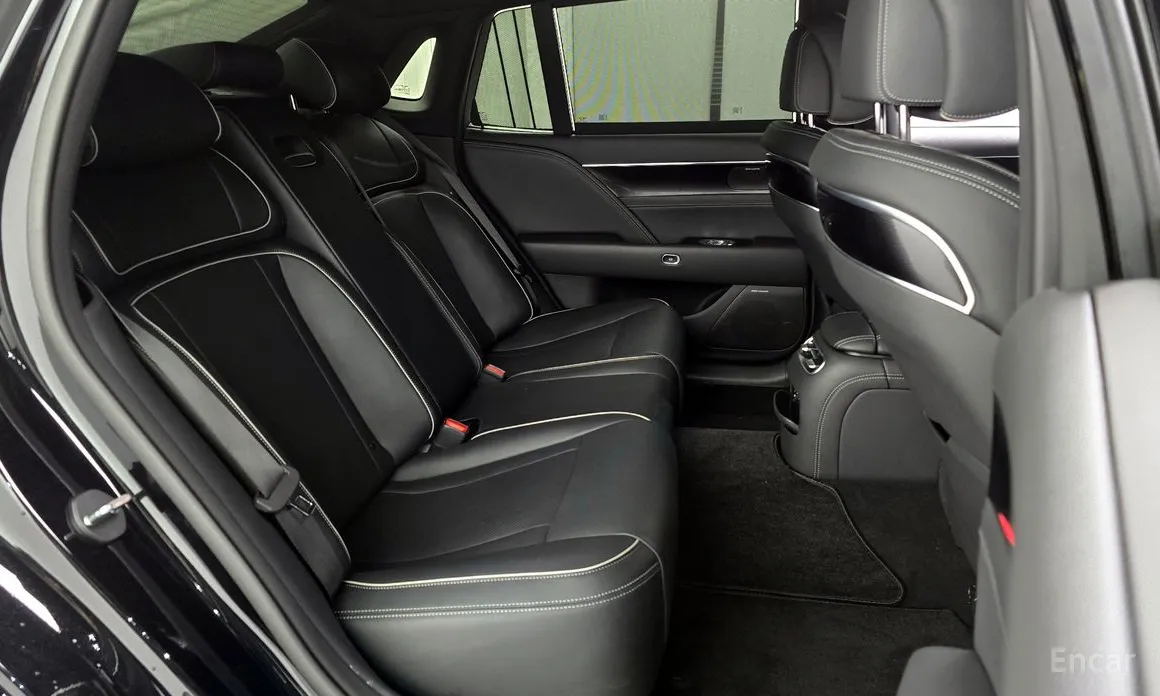 Фото 12 - Genesis G90