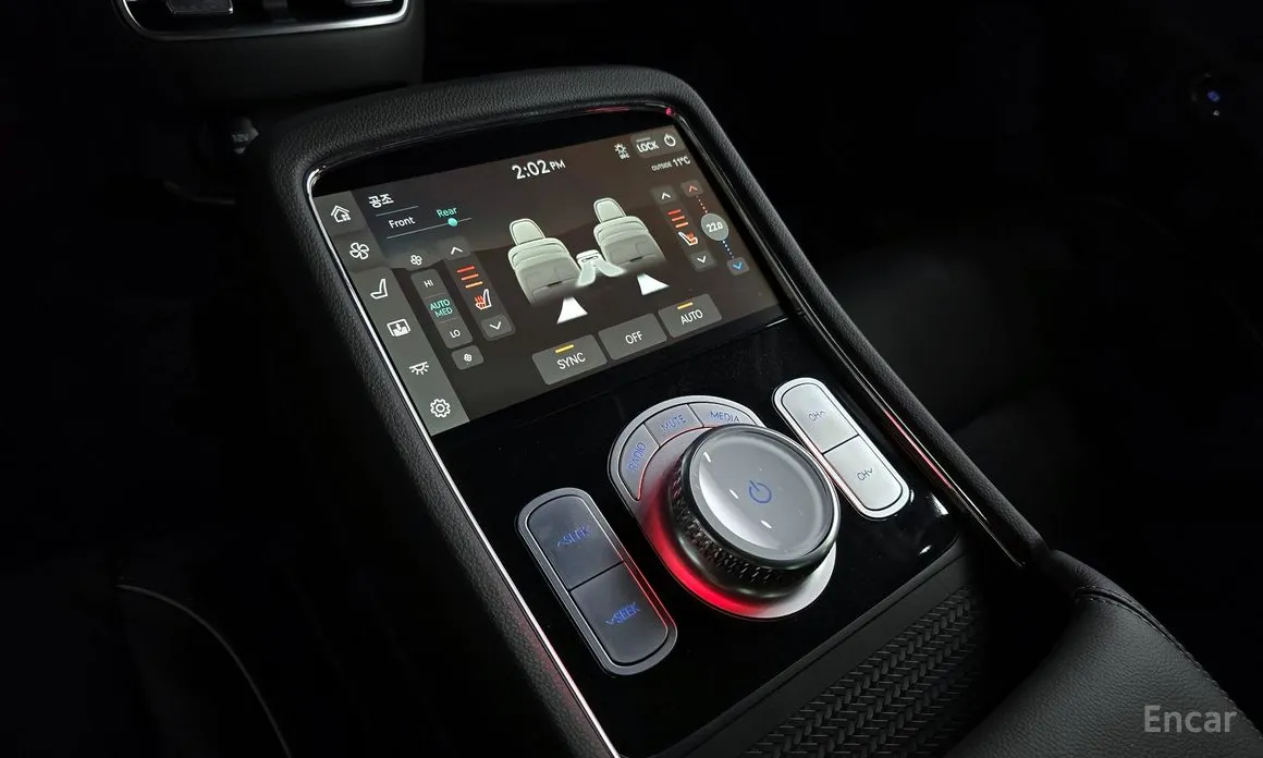 Фото 16 - Genesis G90