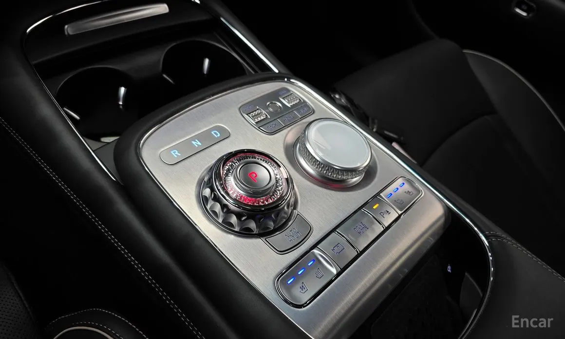 Фото 9 - Genesis G90