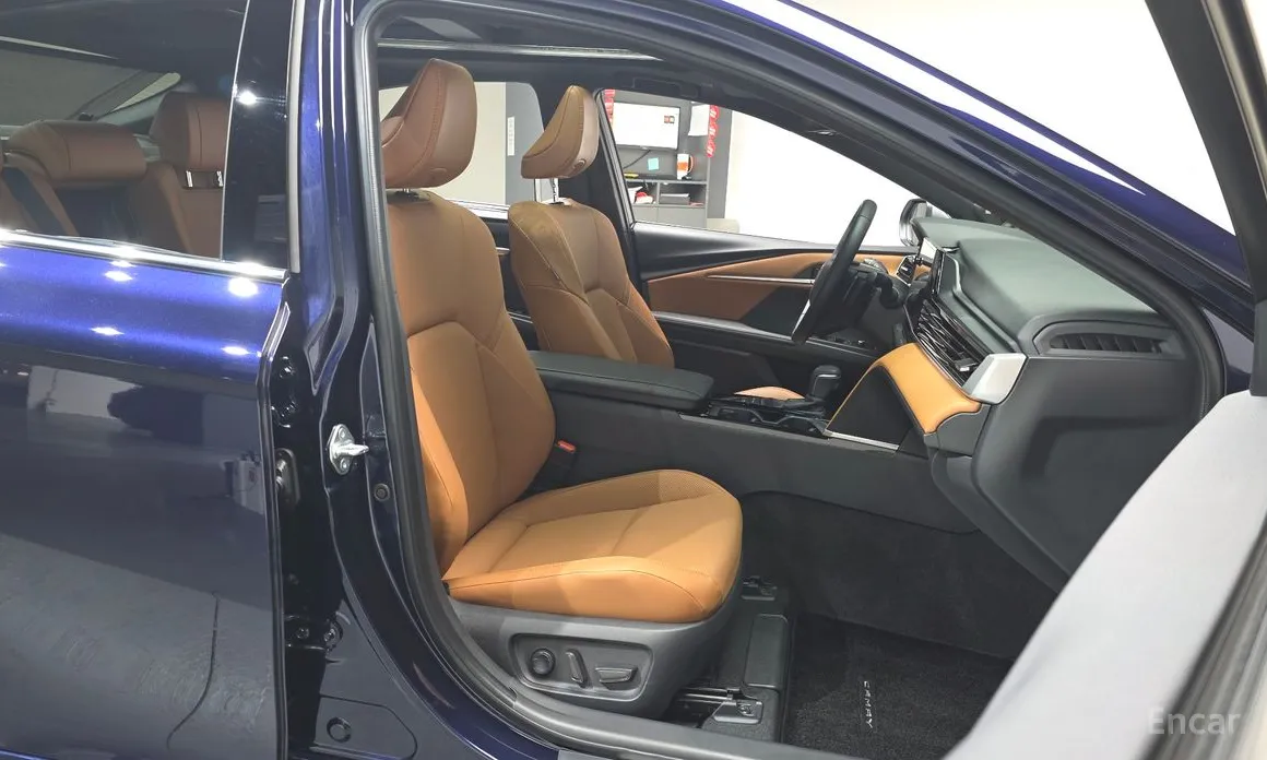 Фото 10 - Toyota Camry