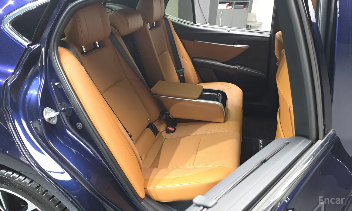 Фото 12 - Toyota Camry