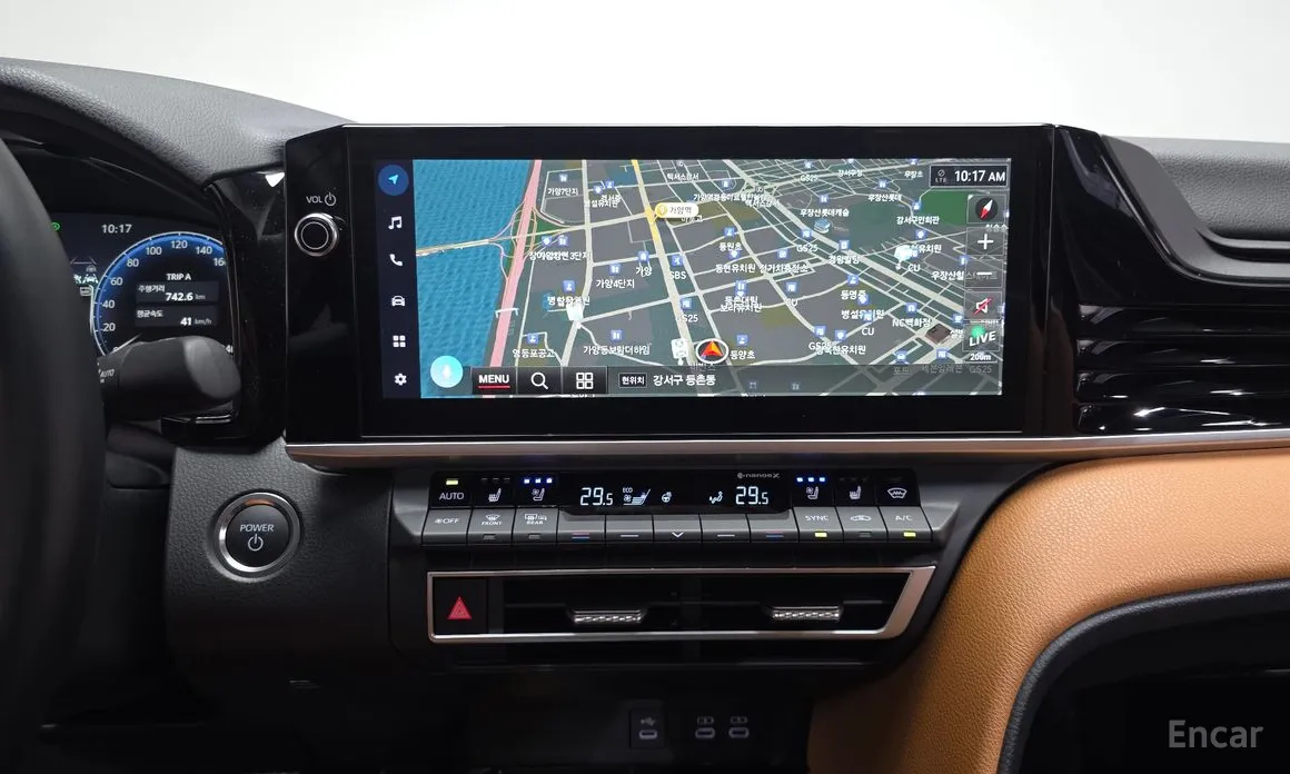 Фото 14 - Toyota Camry