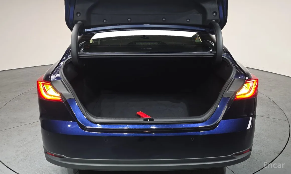 Фото 20 - Toyota Camry