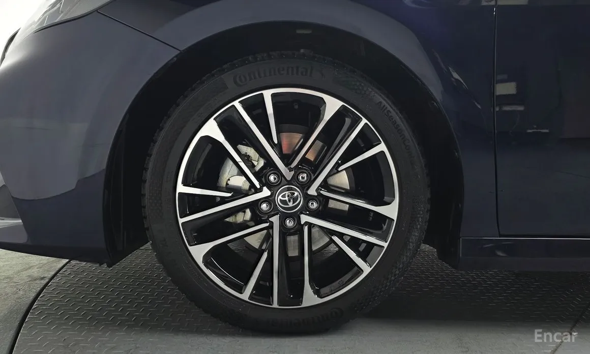 Фото 5 - Toyota Camry