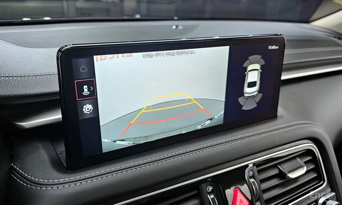 Photo 14 - Genesis G70