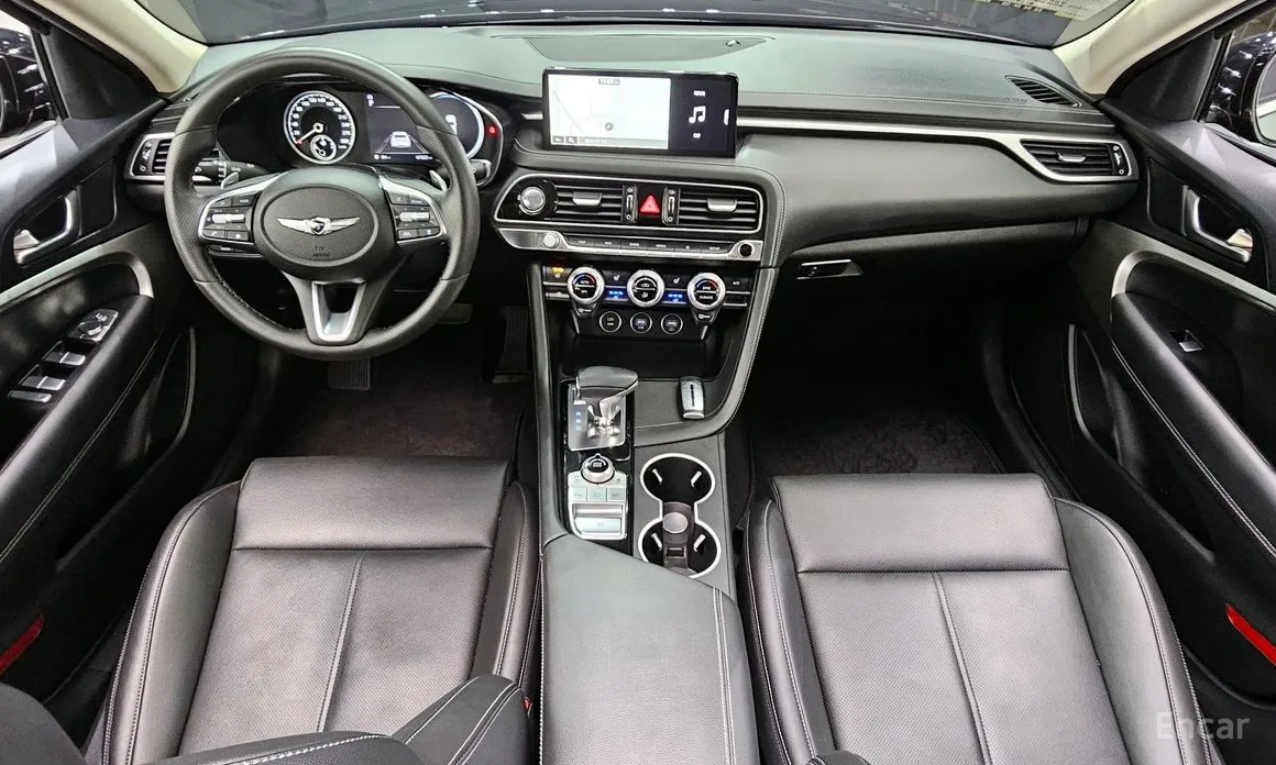 Photo 7 - Genesis G70