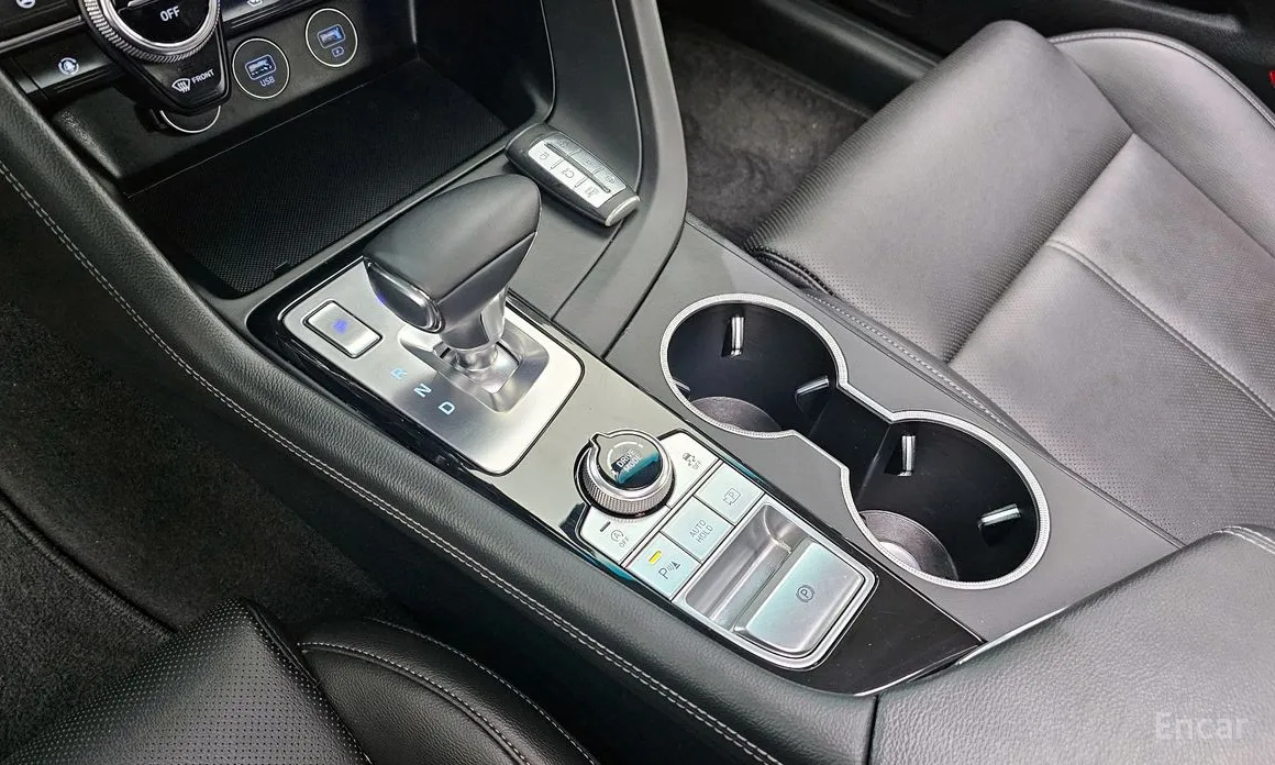 Photo 9 - Genesis G70