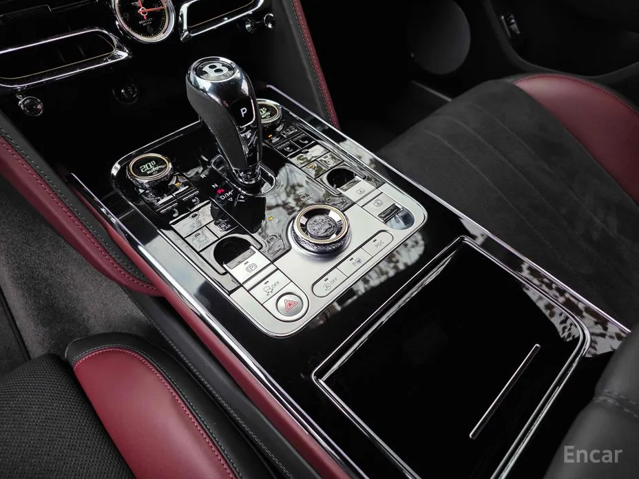 Фото 10 - Bentley Flying Spur