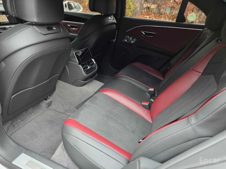 Фото 11 - Bentley Flying Spur