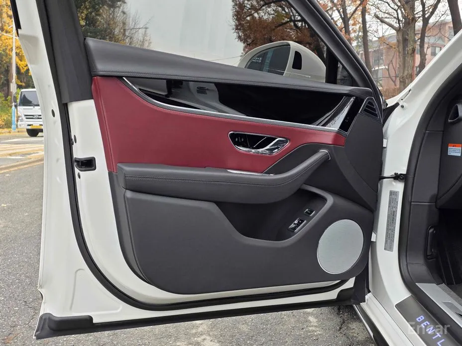 Фото 18 - Bentley Flying Spur