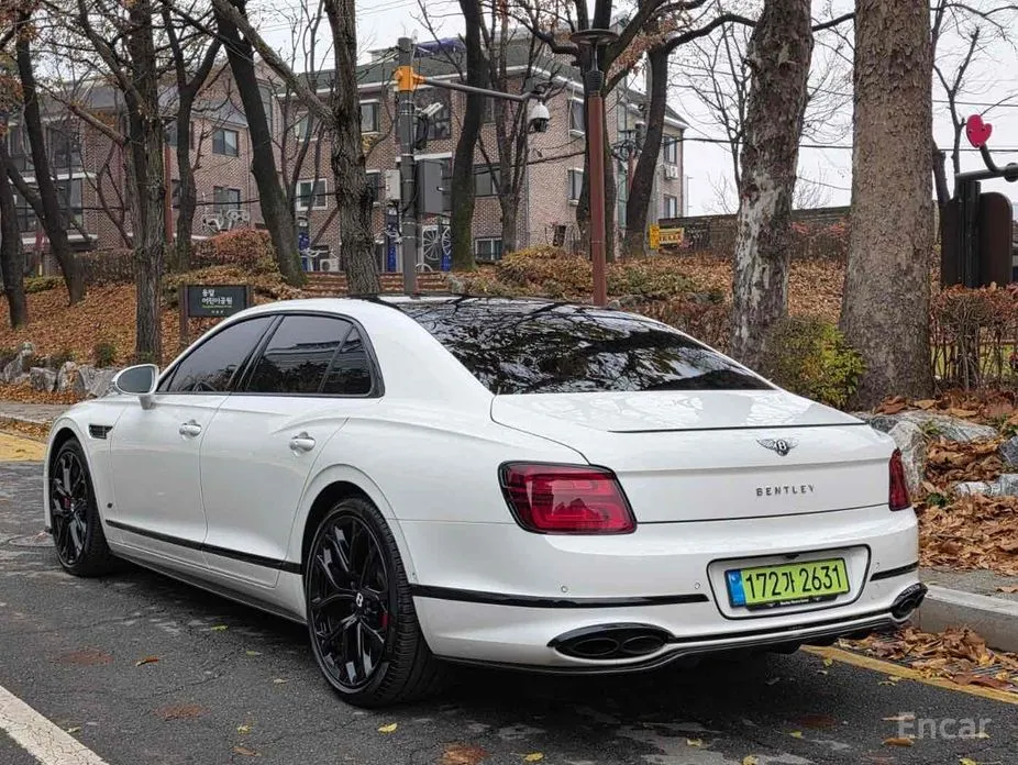 Фото 3 - Bentley Flying Spur