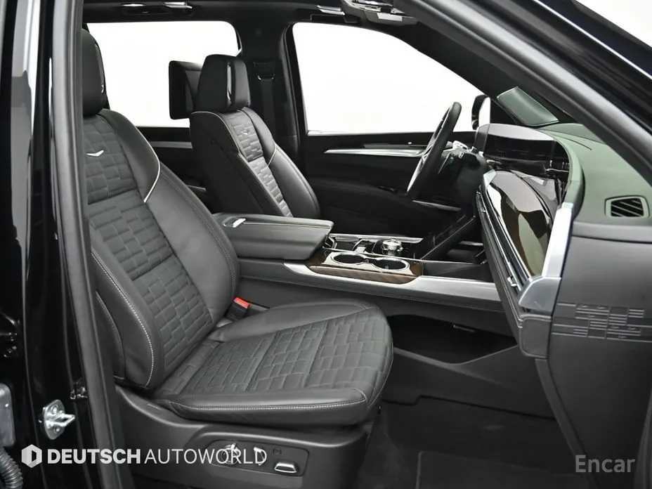 Фото 10 - Cadillac Escalade