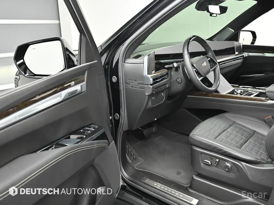 Фото 11 - Cadillac Escalade