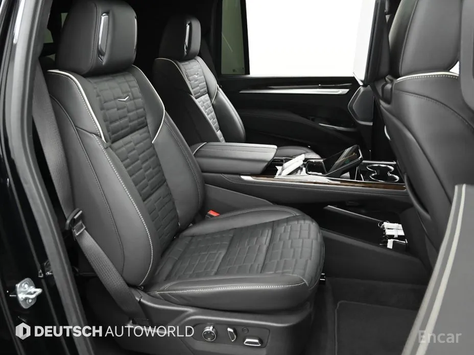 Фото 12 - Cadillac Escalade