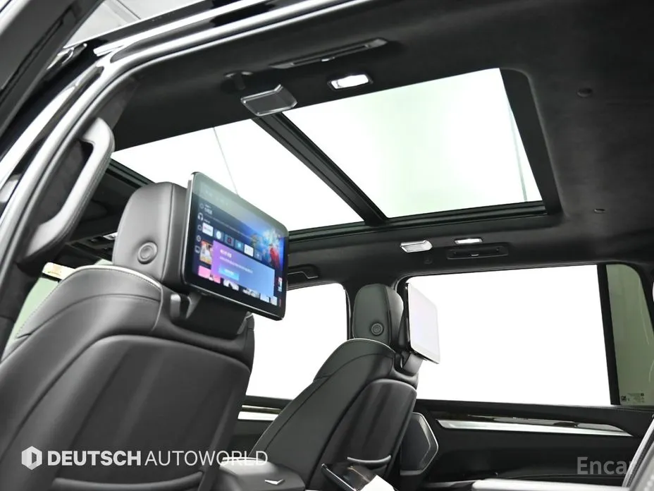 Фото 18 - Cadillac Escalade