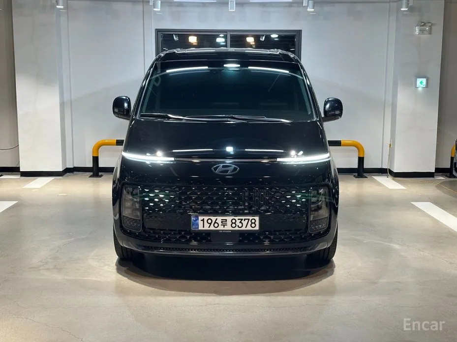 Фото 2 - Hyundai Staria