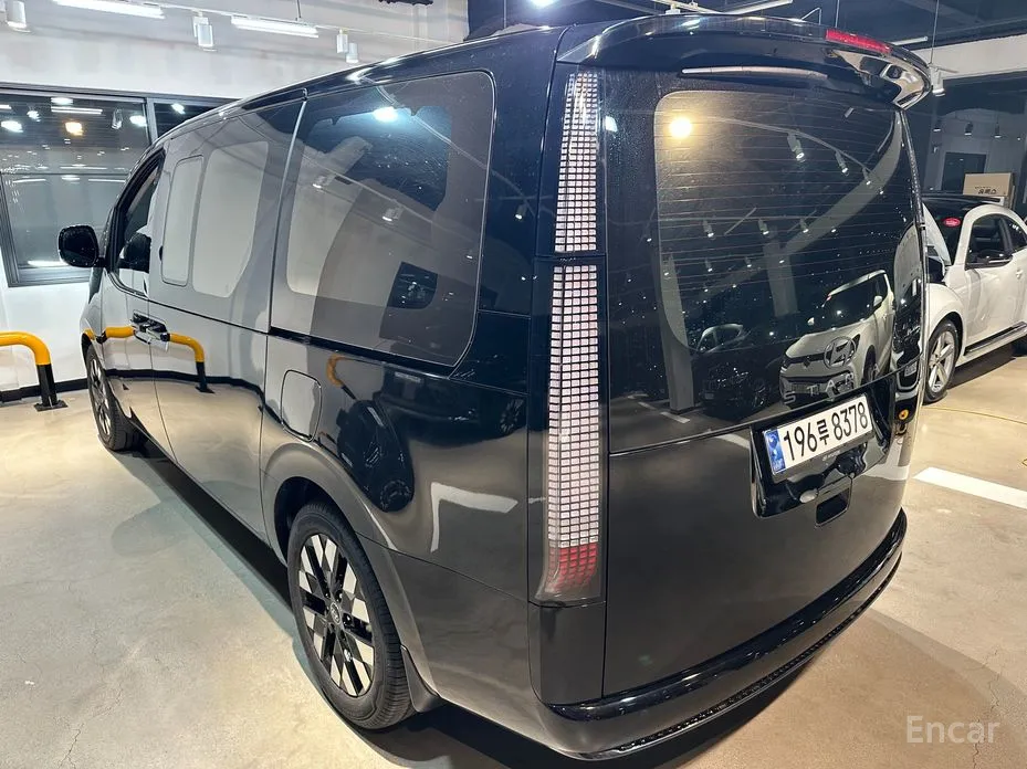 Фото 8 - Hyundai Staria