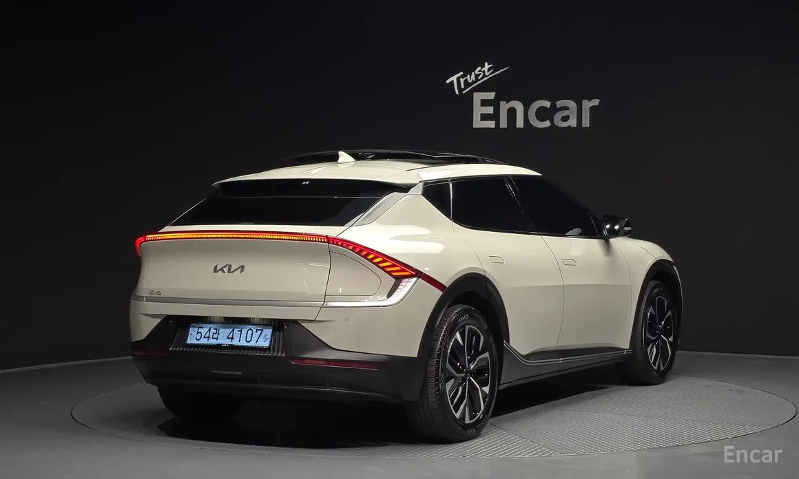 Фото 2 - Kia EV6