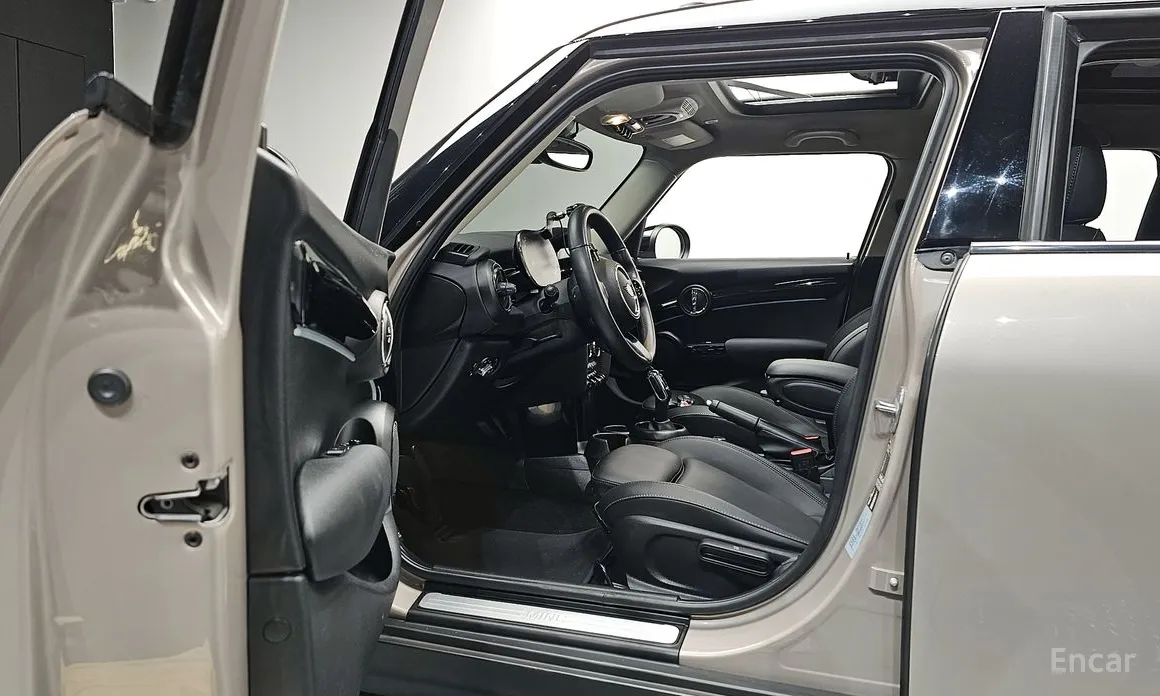 Фото 10 - Mini Cooper