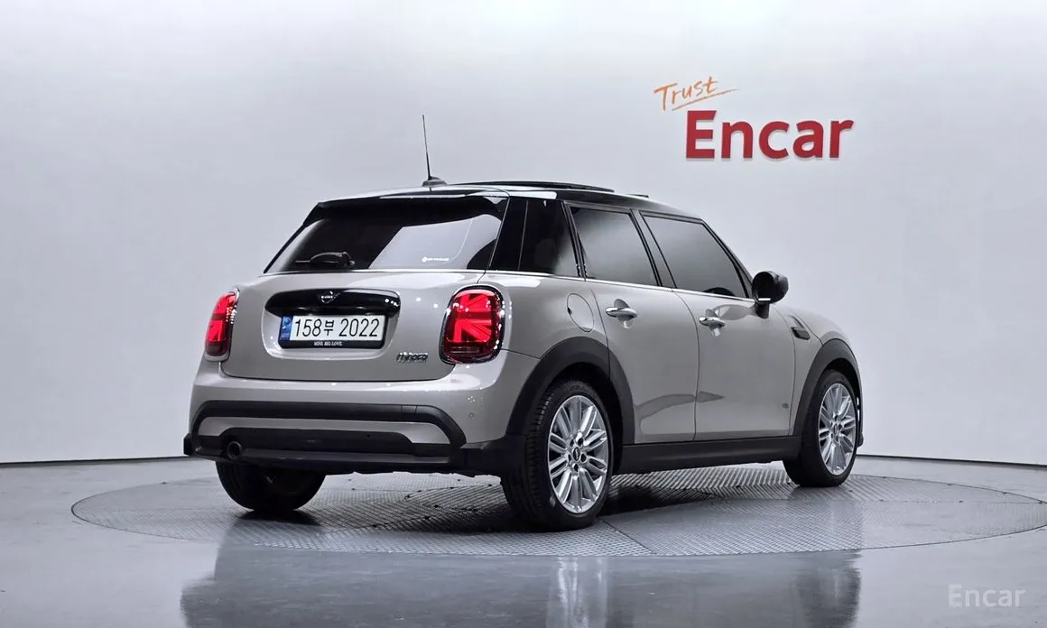 Фото 2 - Mini Cooper