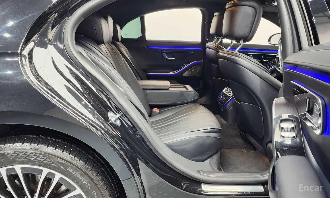 Фото 12 - Mercedes-Benz S-Class