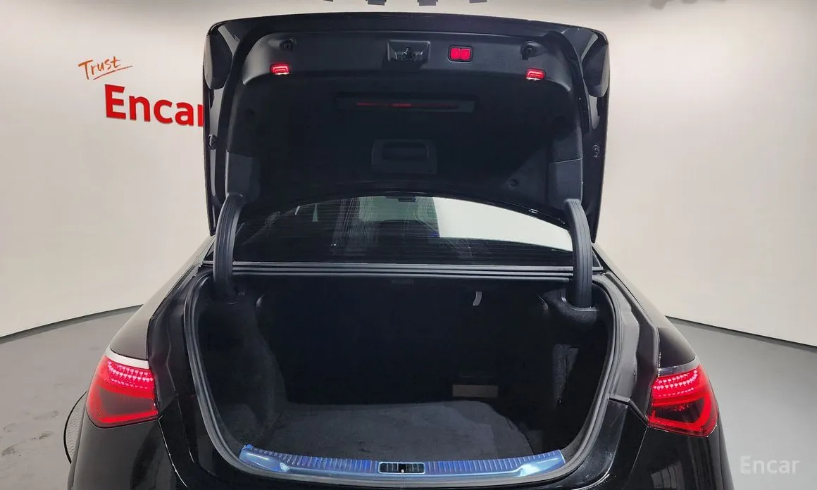 Фото 20 - Mercedes-Benz S-Class