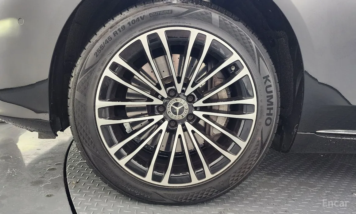 Фото 5 - Mercedes-Benz S-Class