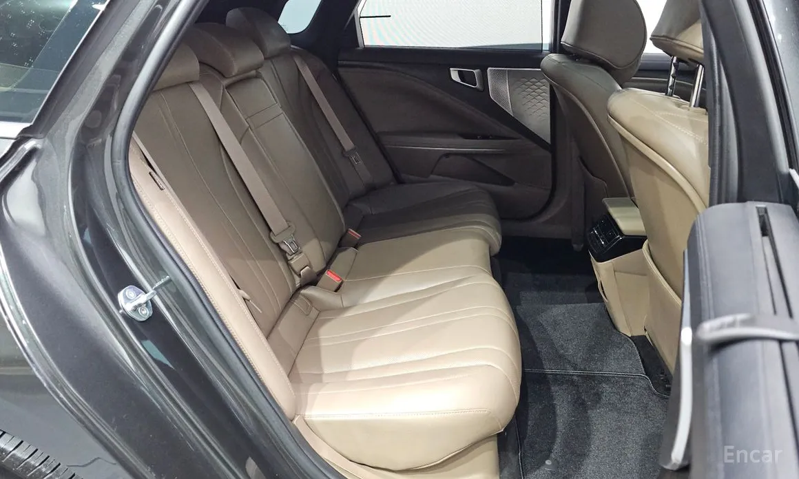 Фото 12 - Kia K8