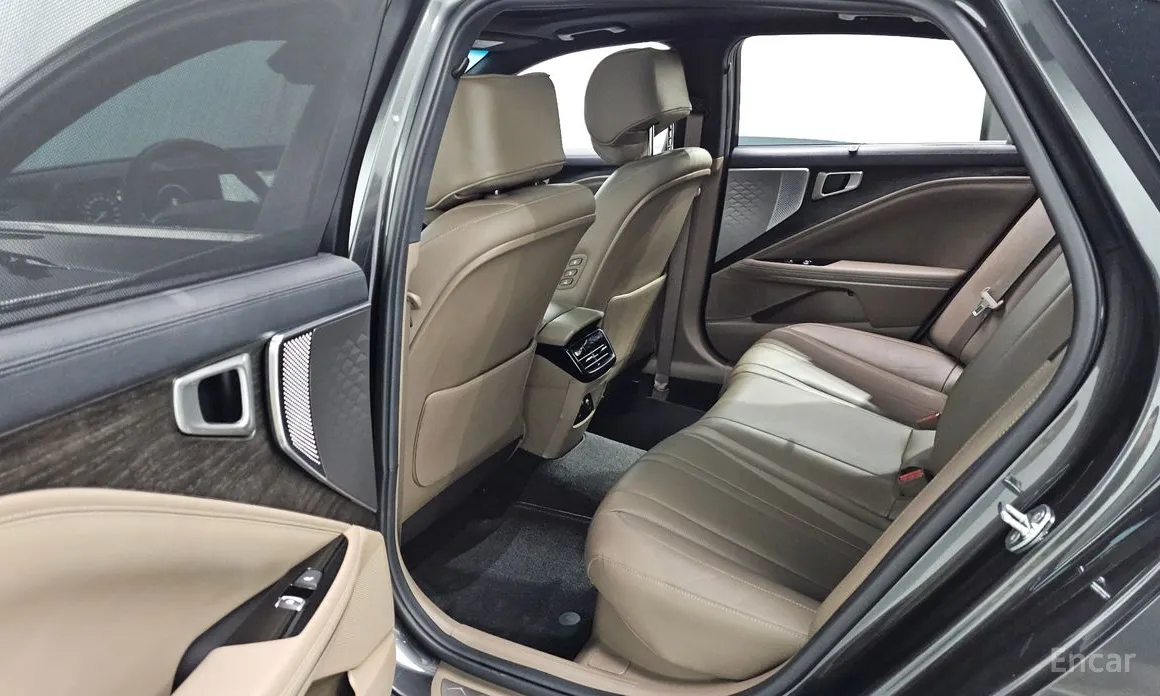 Фото 13 - Kia K8