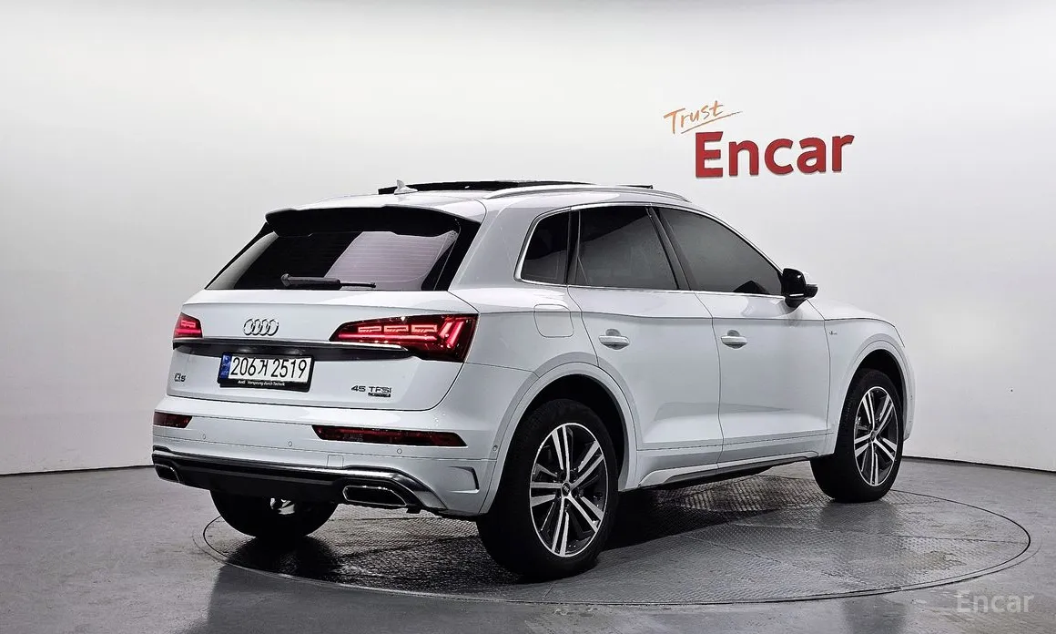 Фото 2 - Audi Q5