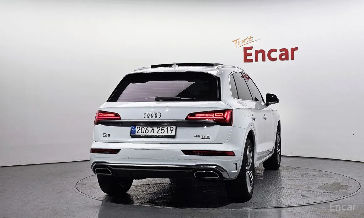 Фото 4 - Audi Q5