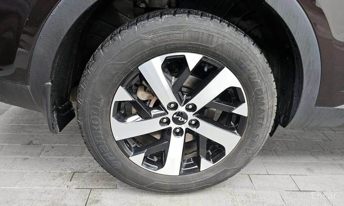 Photo 5 - Kia Sorento