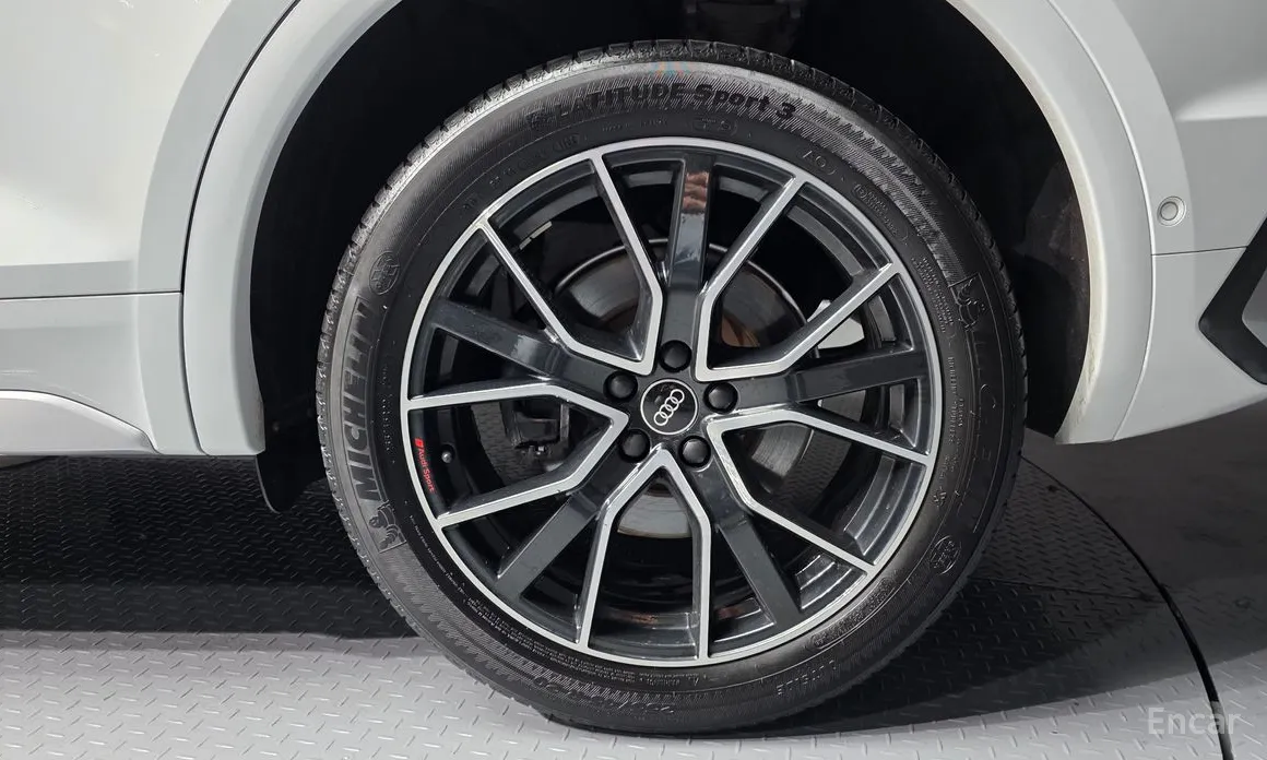 Фото 5 - Audi Q5