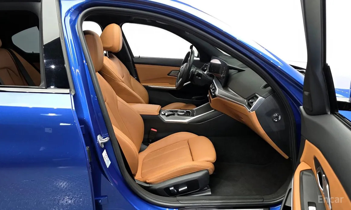 Photo 10 - BMW 3 Series