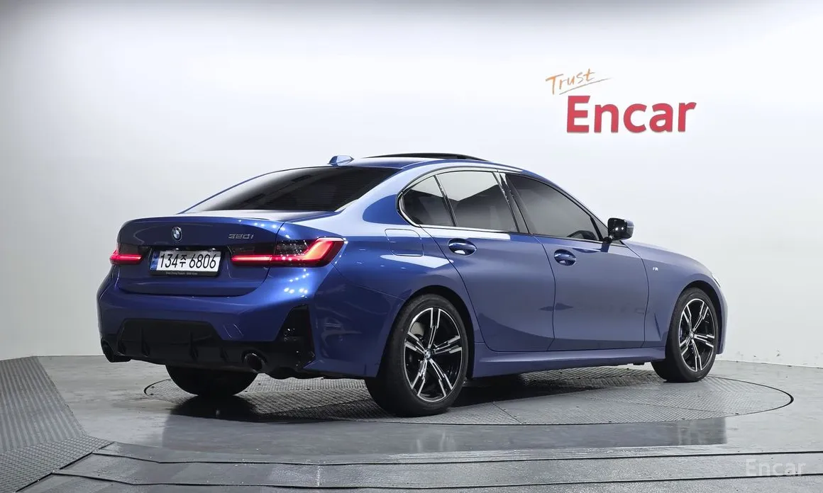 Photo 2 - BMW 3 Series