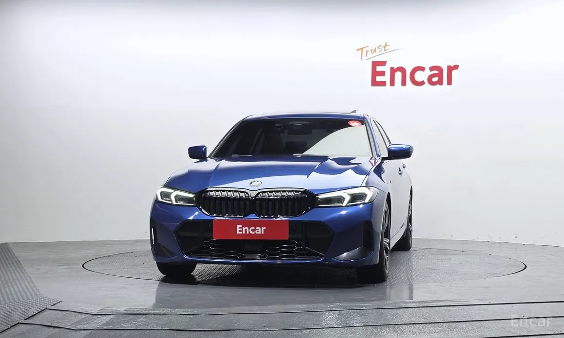 Photo 3 - BMW 3 Series