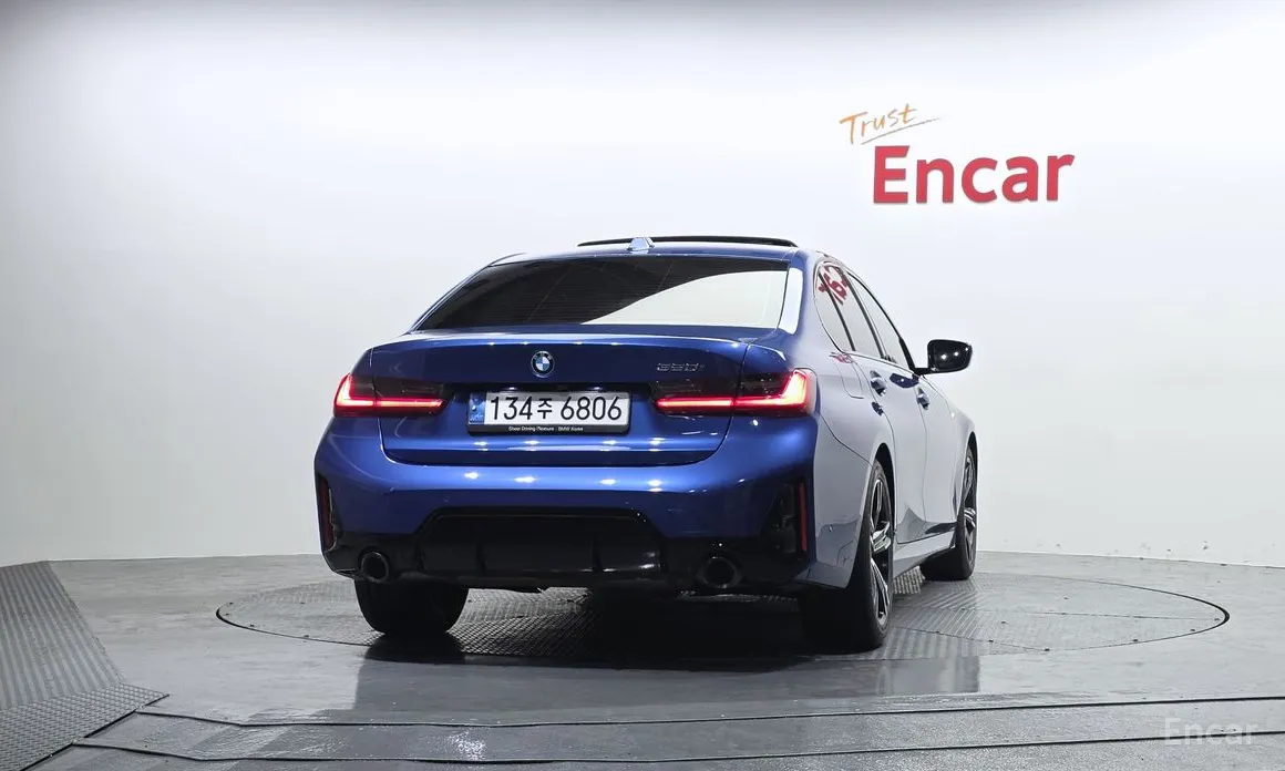 Photo 4 - BMW 3 Series