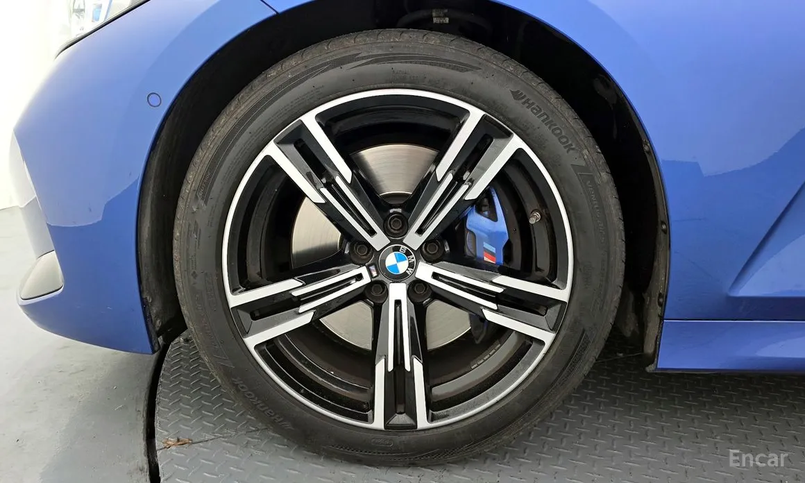 Photo 5 - BMW 3 Series