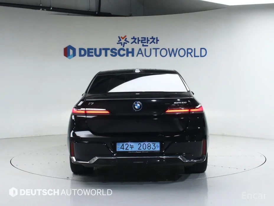 Фото 4 - BMW i7