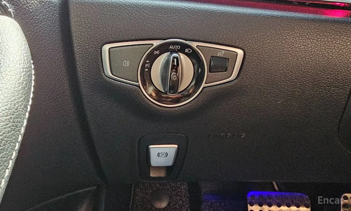 Фото 17 - Mercedes-Benz E-Class