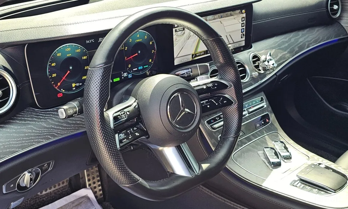 Фото 18 - Mercedes-Benz E-Class