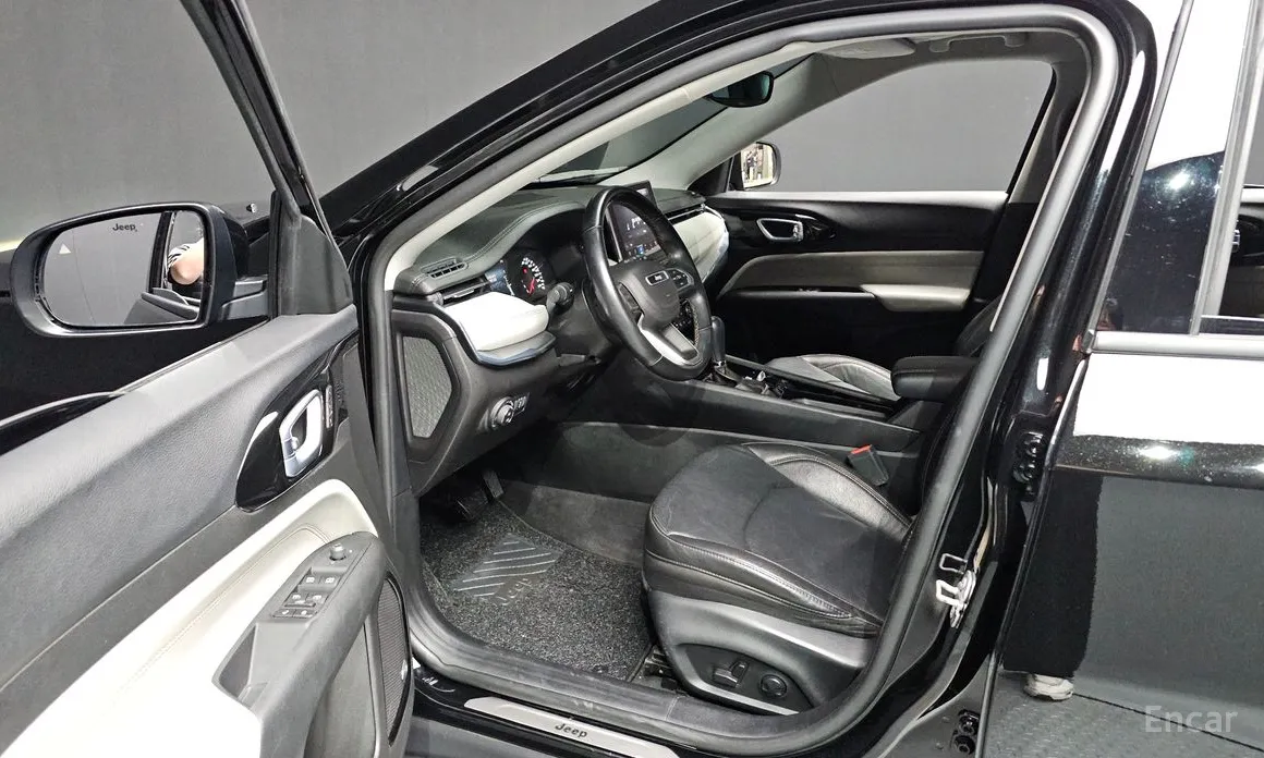 Фото 10 - Jeep Compass