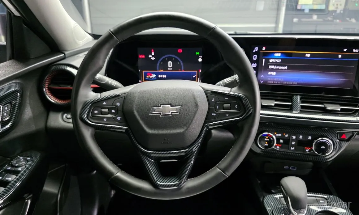 Photo 13 - Chevrolet Trax