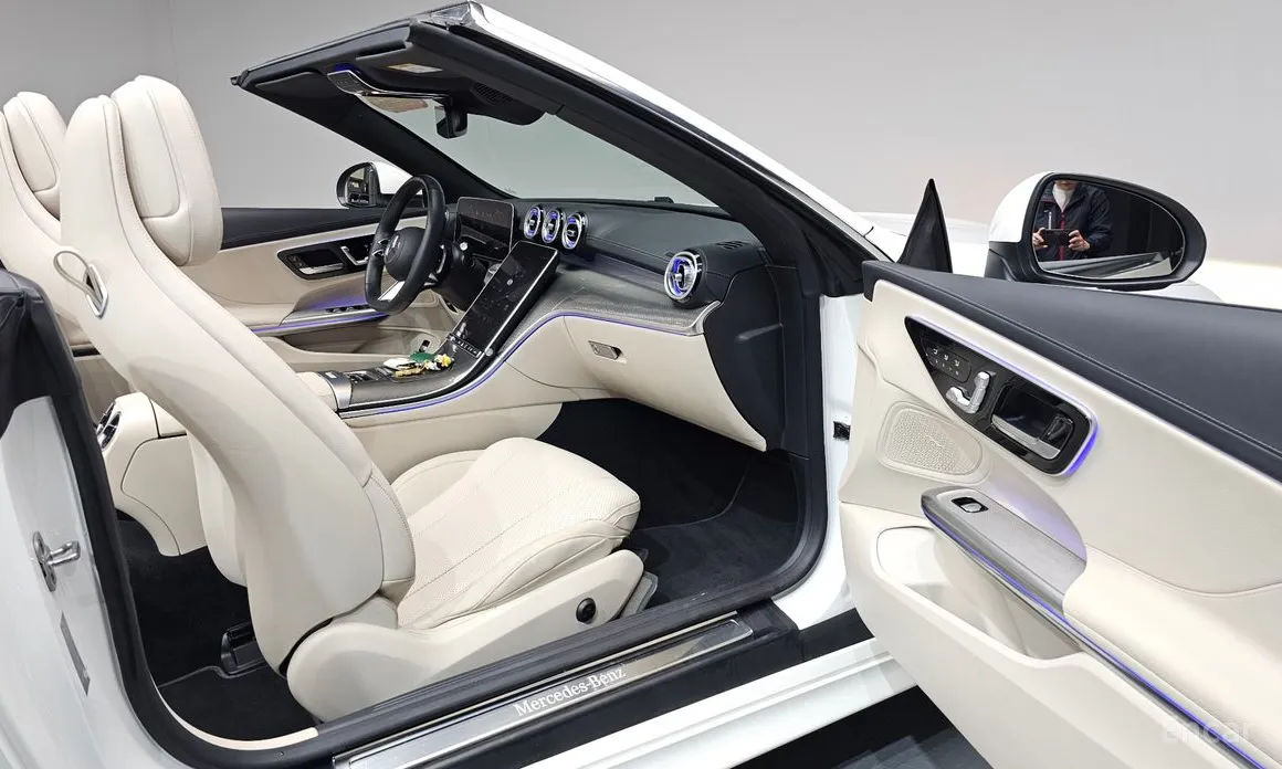 Photo 11 - Mercedes-Benz CLE-Class