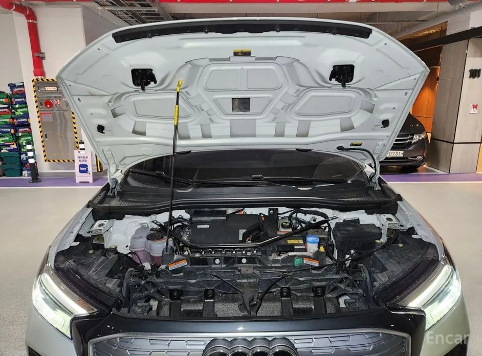 Фото 14 - Audi Q4 e-tron