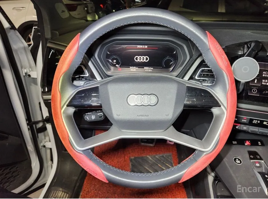 Фото 20 - Audi Q4 e-tron