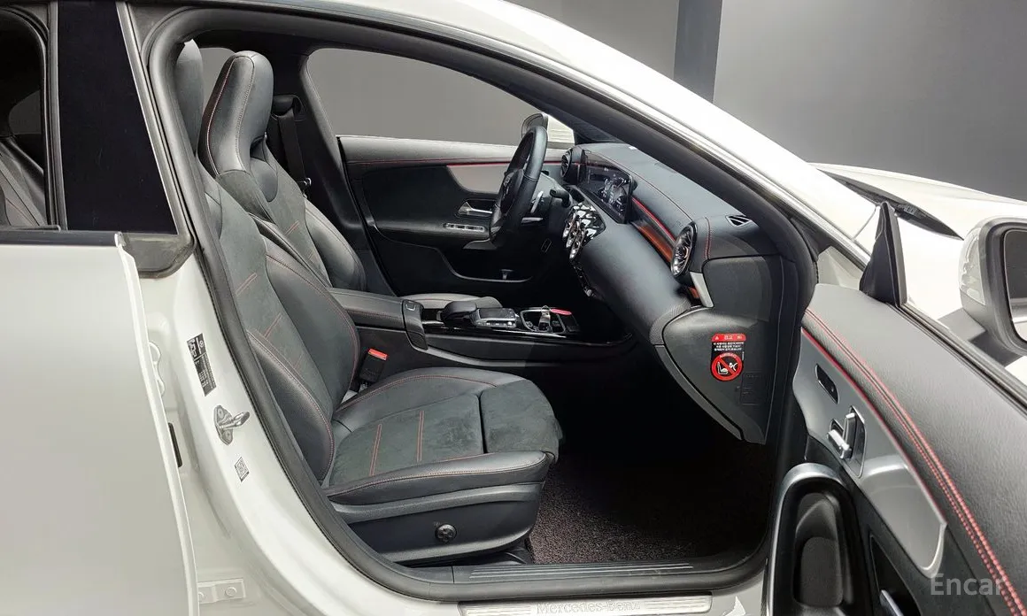 Фото 11 - Mercedes-Benz CLA-Class