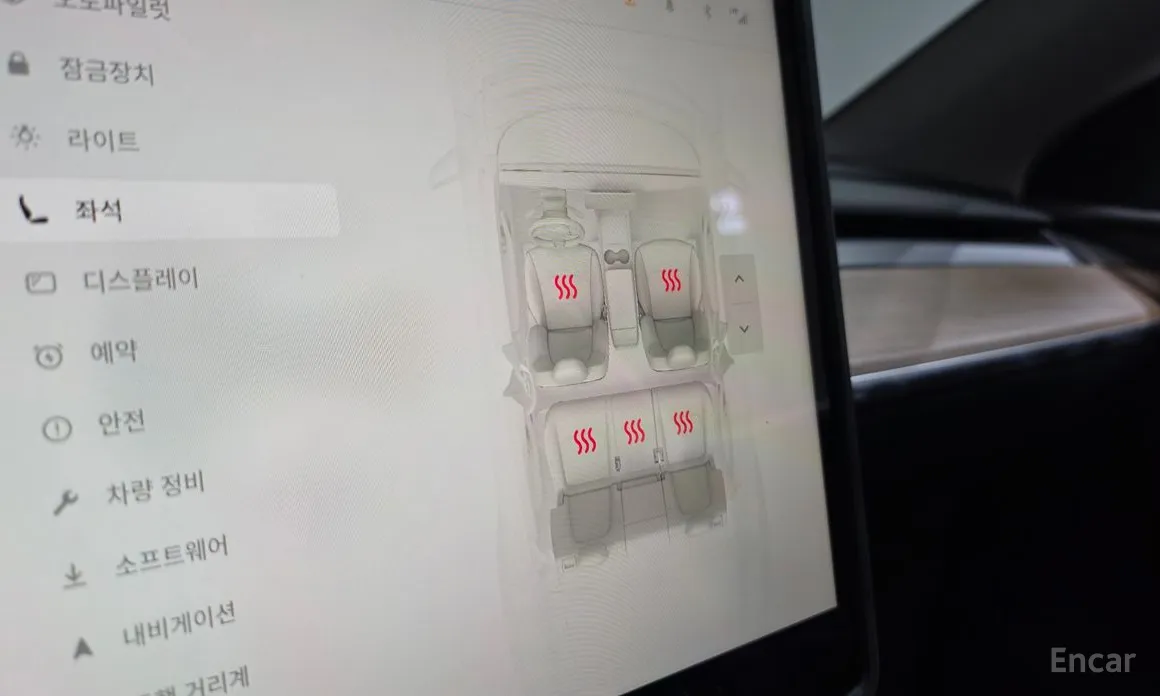 Фото 17 - Tesla Model Y