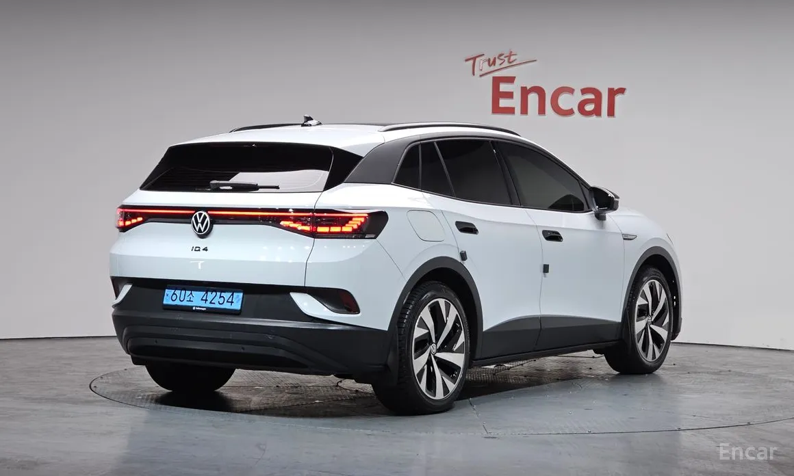 Photo 2 - Volkswagen ID.4