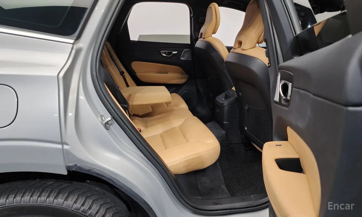 Фото 12 - Volvo XC60